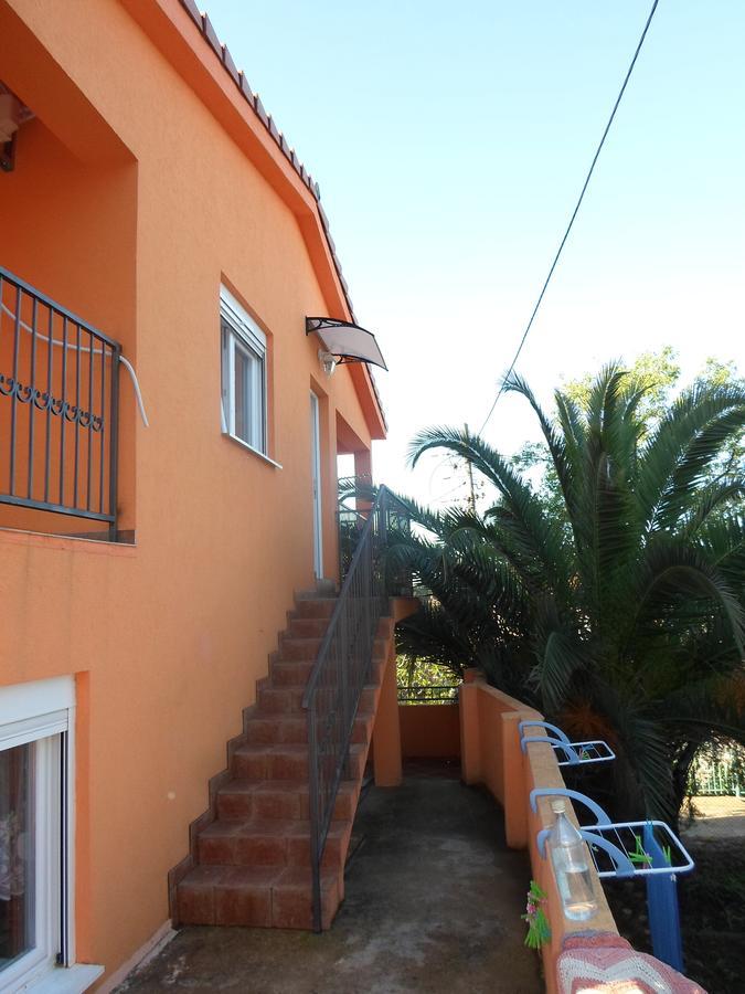 Holiday Home Orange Утьеха Экстерьер фото