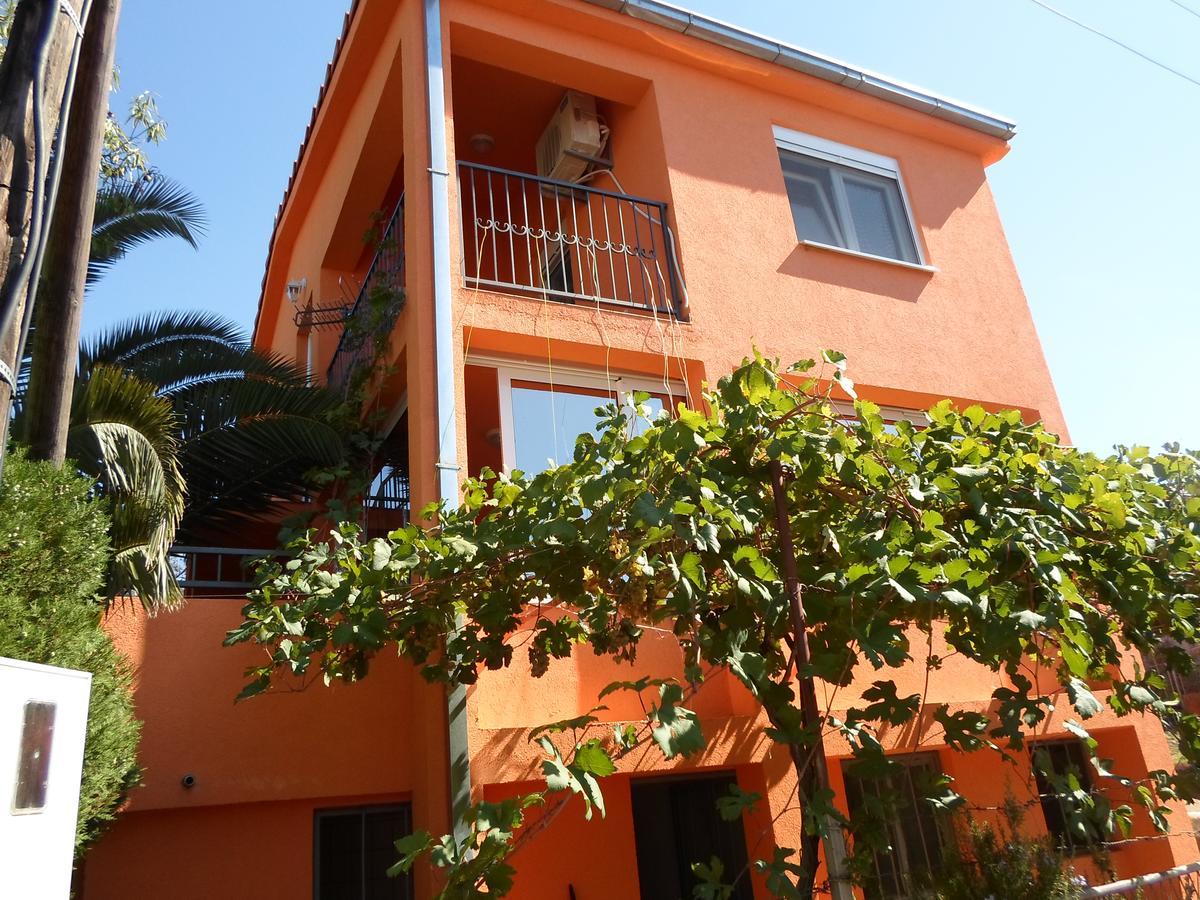 Holiday Home Orange Утьеха Экстерьер фото